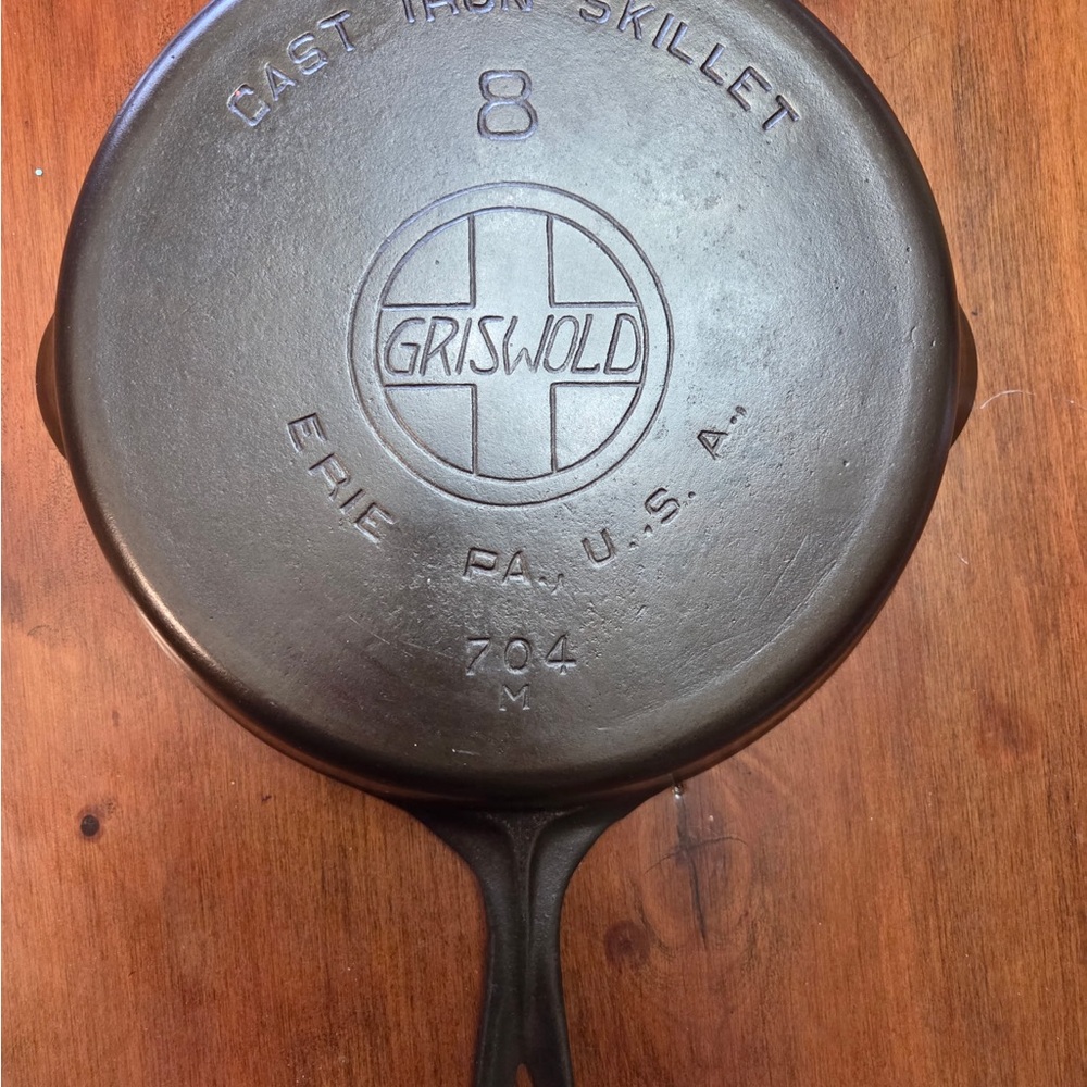 Cast Iron Skillet - Black